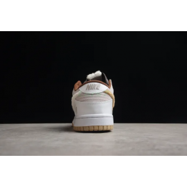 SB Dunk Low Pink Cream Bunny