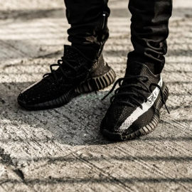 Yeezy Boost 350 V2 “Negro - Blanco”
