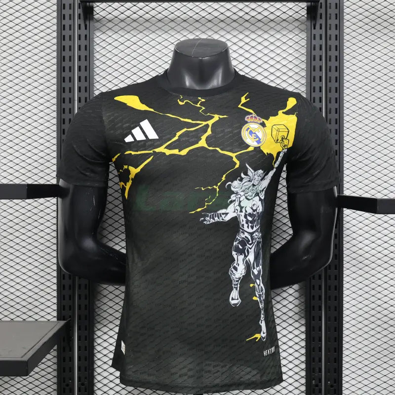 Camiseta Real Madrid x Marvel 2025/2026 Edición Especial Negro (EDICIÓN JUGADOR)
