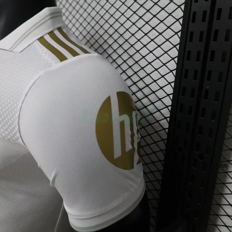 Camiseta Real Madrid 2026/2027 Edición Especial Blanco con Parche HP (EDICIÓN JUGADOR)