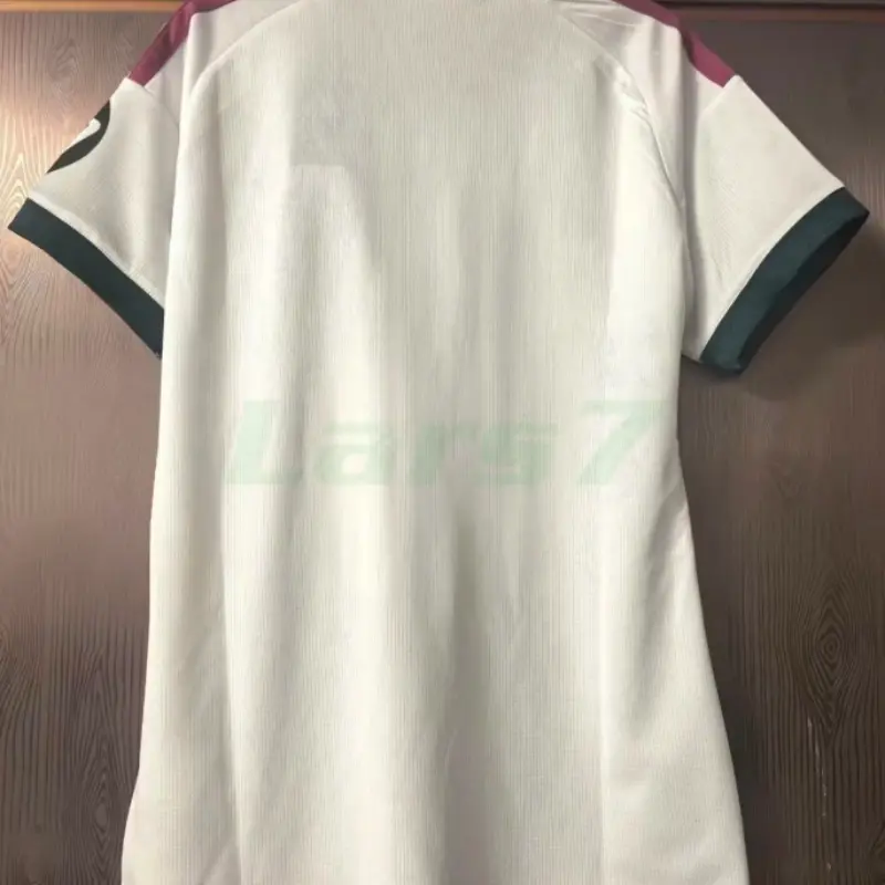Camiseta Real Madrid 1ª Equipación 2026/2027 Blanco Mujer con Parche HP